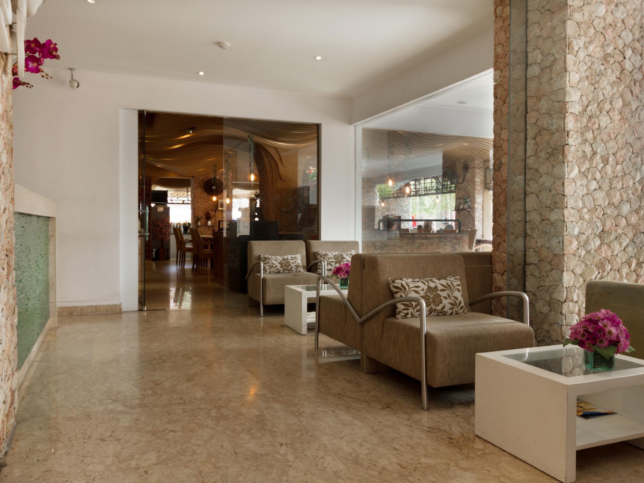 Kuta Angel Hotel - Luxurious Living ภายนอก รูปภาพ