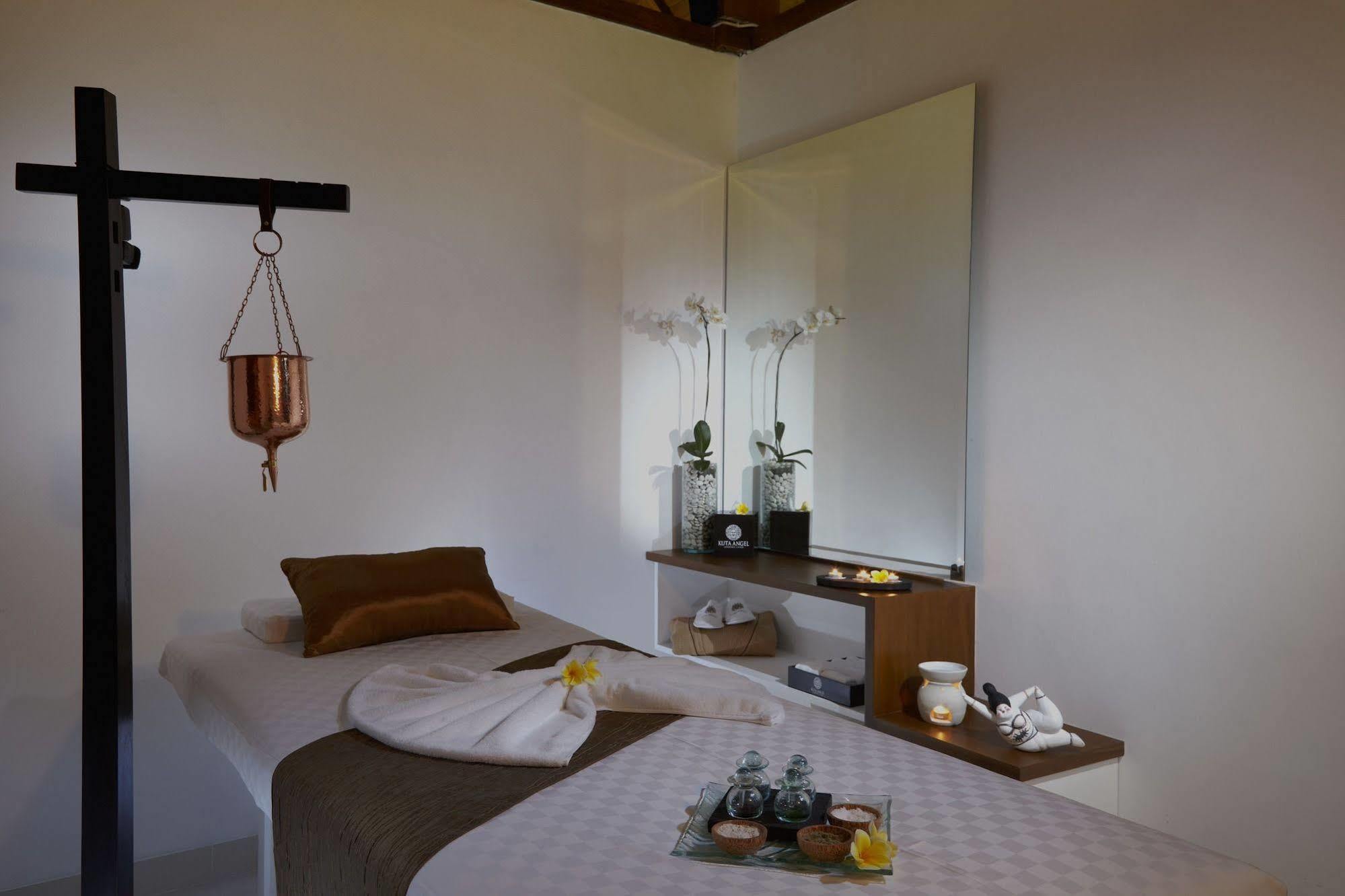 Kuta Angel Hotel - Luxurious Living ภายนอก รูปภาพ