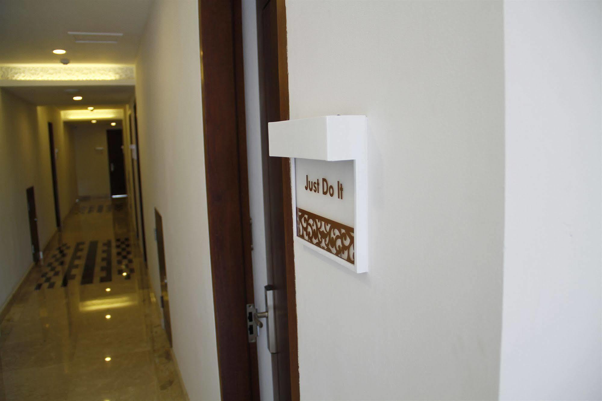 Kuta Angel Hotel - Luxurious Living ภายนอก รูปภาพ