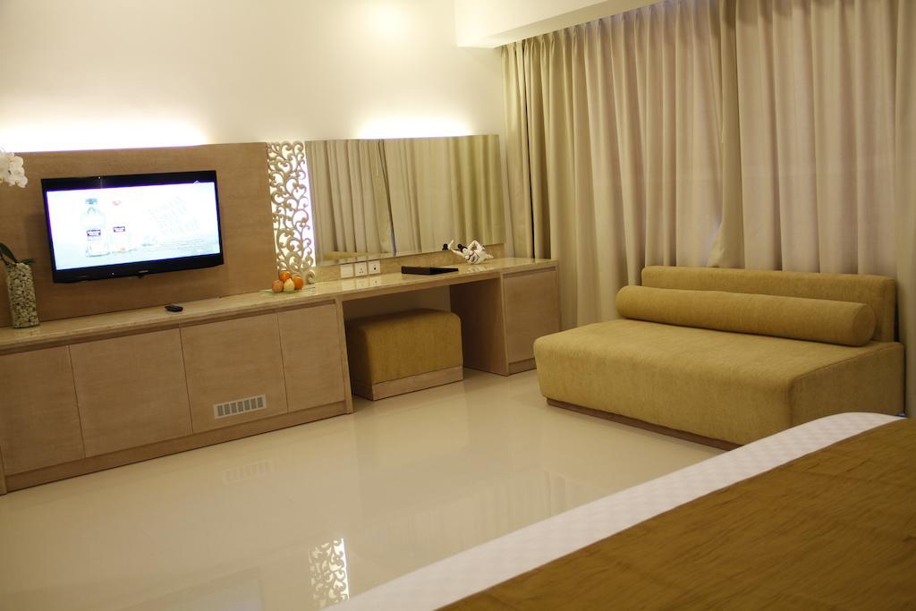 Kuta Angel Hotel - Luxurious Living ภายนอก รูปภาพ